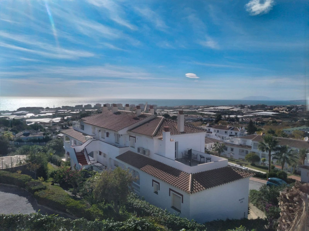 2-bedroom-ground-floor-apartment-in-torrox-r4989544