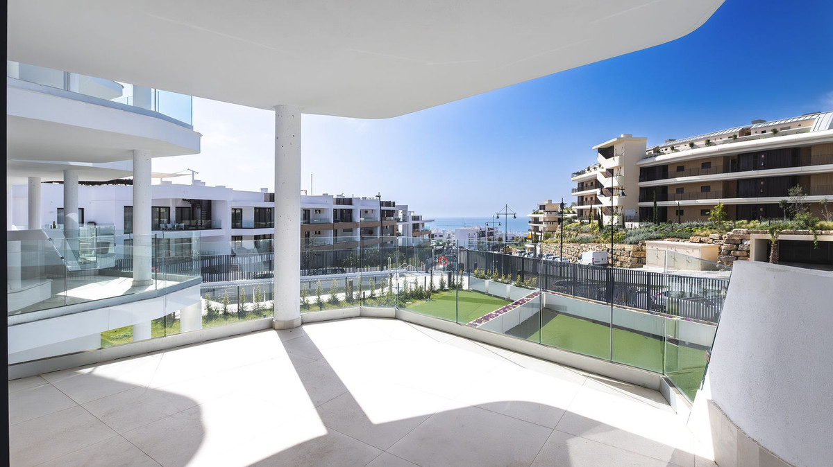 3-bedroom-middle-floor-apartment-in-fuengirola-r5011693