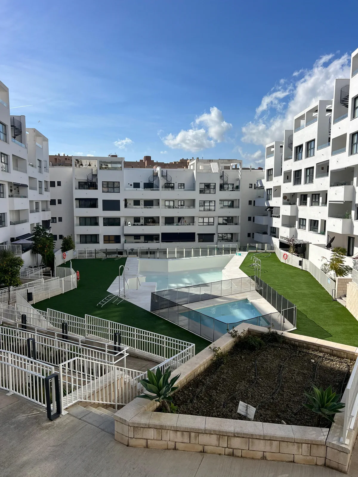 R4973374-1